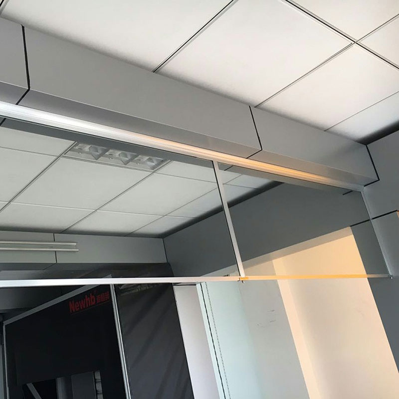 Стационарная жесткая противодымная штора